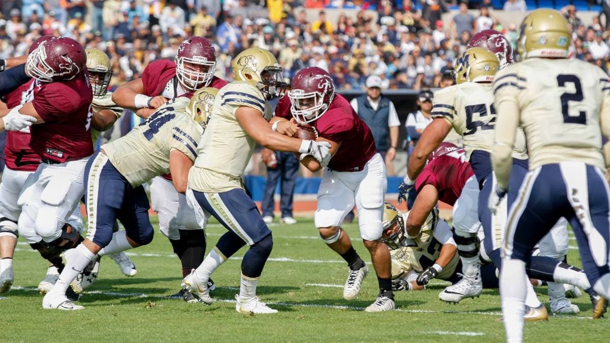 En la temporada 2026 de la Liga Mayor de la ONEFA, Pumas CU jugará como local en ambos clásicos contra Burros Blancos y Águilas Blancas.