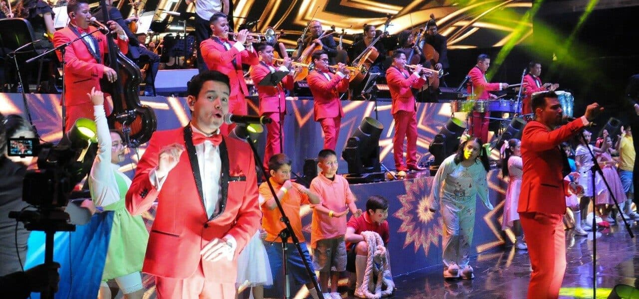 La Sonora Santanera recibió el reconocimiento del Gobierno de la CDMX como Patrimonio Cultural Vivo