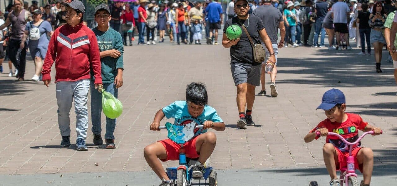 ¿hay puente en abril y clases en día del niño?