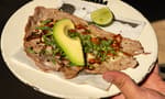 En esta taquería los tacos te elevan a otro nivel… el de levantar el meñique