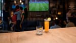 Sobremesa, amigos y una botella: el plan que define esta temporada