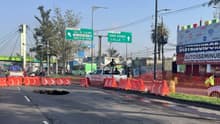 ¡Se abrió la tierra! Enorme socavón provoca cierre de carriles en Calzada Zaragoza | FOTOS