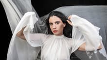 Javiera Mena trae su concierto Inmersión a CDMX, promete una noche de dualidad