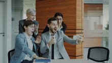 Fútbol, ciudad y comedia: así es la nueva serie con El Piojo Herrera