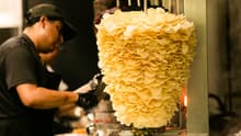 Hay cosas que solo pasan en México: un trompo hecho de papas