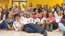 El Dr. Pandita y su equipo de narices rojas que acompaña en los momentos difíciles
