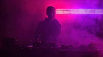 Tim Hecker convierte el MUAC en un paisaje sonoro posapocalíptico con Wastelands