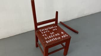 Conoce a Román de Castro, el artista mexicano que convierte las palabras en arte