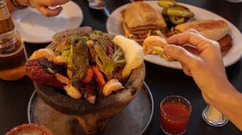 La Valenciana: De tienda de abarrotes a popularizar el molcajete como platillo