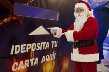 Navidad llega al Palacio Postal: así puedes enviar tu carta a Santa y Reyes Magos GRATIS