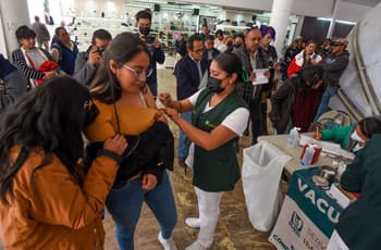 Sarampión en México: Sheinbaum afirma que hay vacunas suficientes