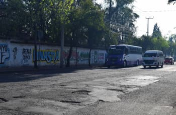 Avenidas de primera y calles de segunda: ¿quién debe tapar los baches en CDMX?
