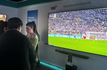 Estas son las pantallas y proyectores que quieren convertir tu sala en un estadio