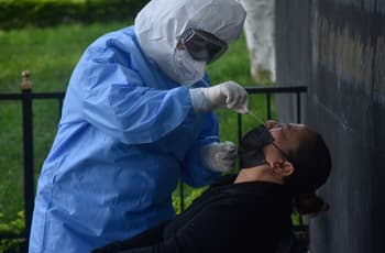 Aumentan casos de COVID-19 en la CDMX y Edomex: ¿cuánto subieron y qué hacer si tienes síntomas?
