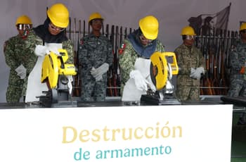 Sí al Desarme, Sí a la Paz suma mil 800 armas retiradas en CDMX; ahora canjeará juguetes bélicos por libros