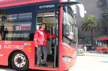 Metrobús estrena primera ruta operada solo por mujeres en CDMX: ¿cuál es?