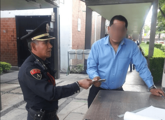 poli que devolvió dinero