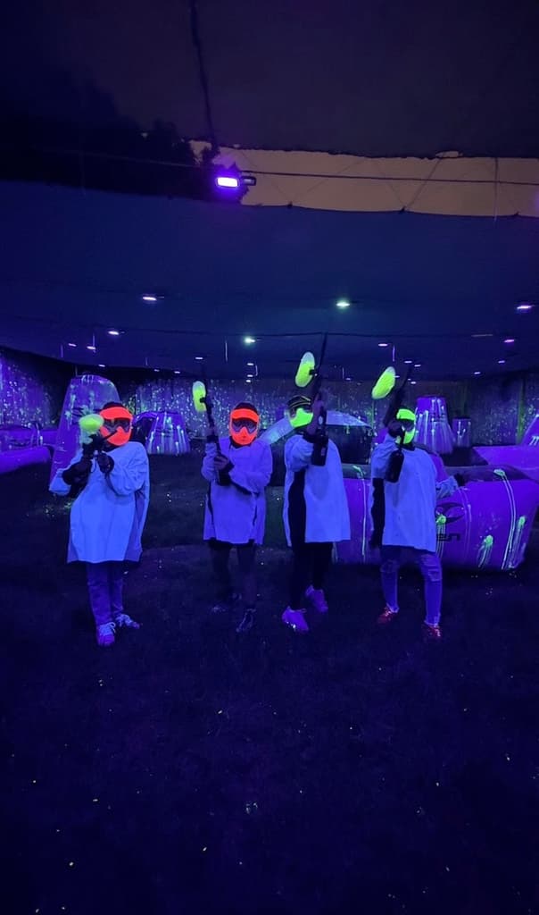 Gotcha neón para jugar de noche en CDMX: ¡Súper plan para gozar con tus cuates! | Foto: Liz Basaldúa