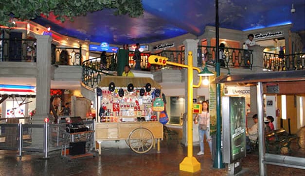 la noche de pijamas en KidZania