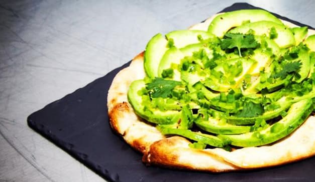 Pizza de aguacate