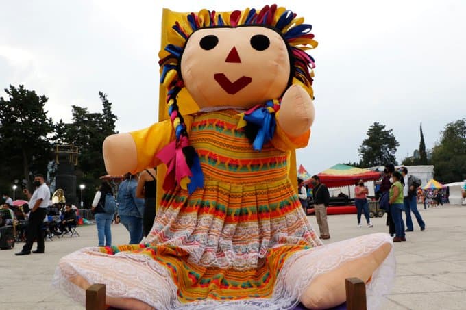 La Feria de la Muñeca Lele en el Monumento a la Revolución | Foto: Sria. Cultura CDMX 