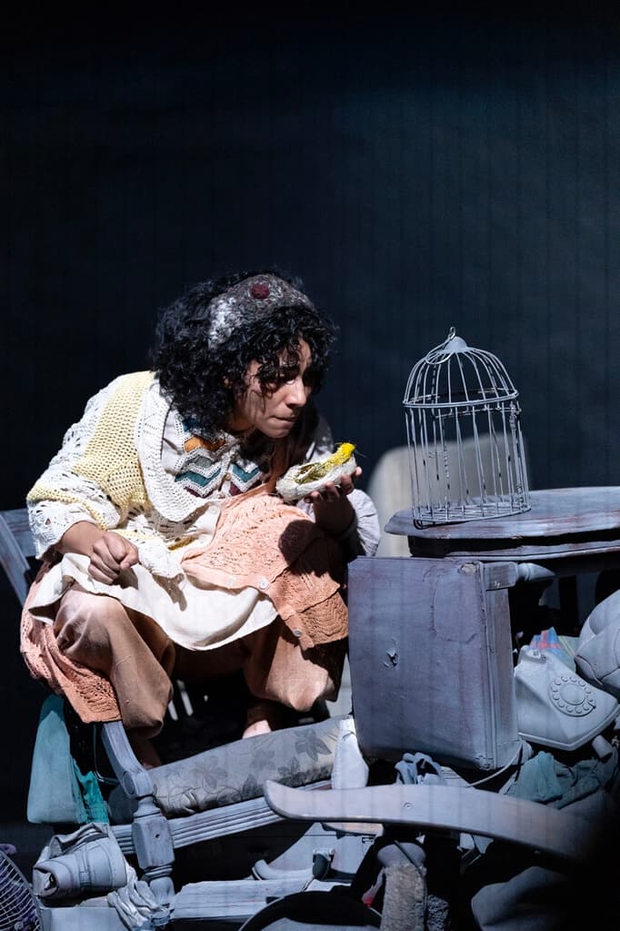 La niña, la barca y el canario, una obra de teatro sobre migración e infancia | Foto: Tercera Llamada