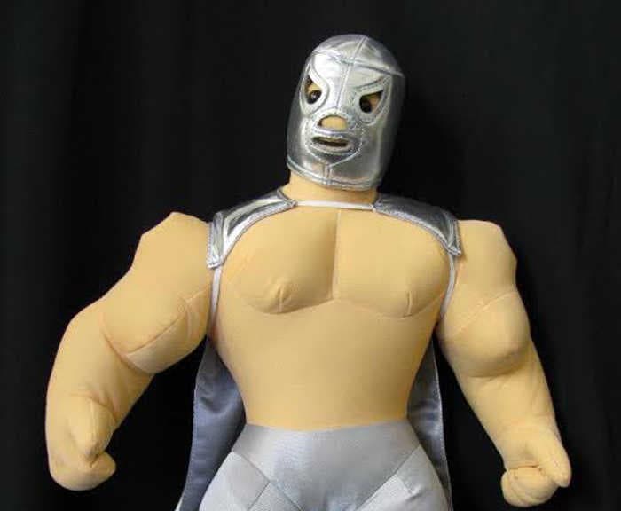 santo-juguete-muñeco