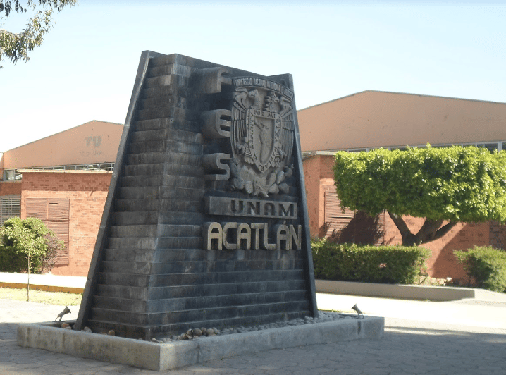 maestra de la FES Acatlán