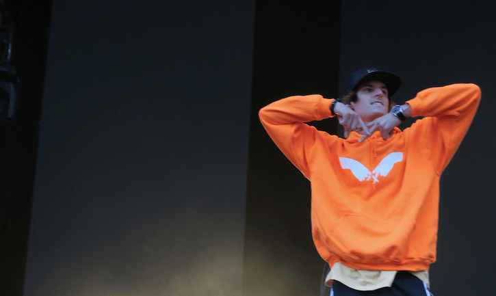 ¿Nuevo álbum o señal illuminati?