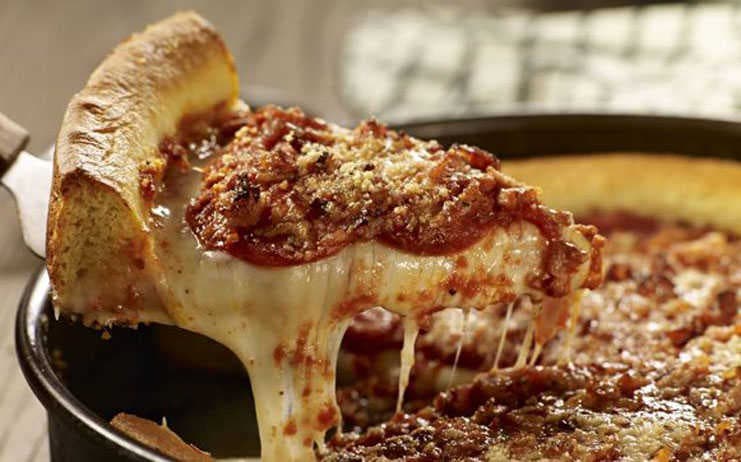Una pizza estilo chicago