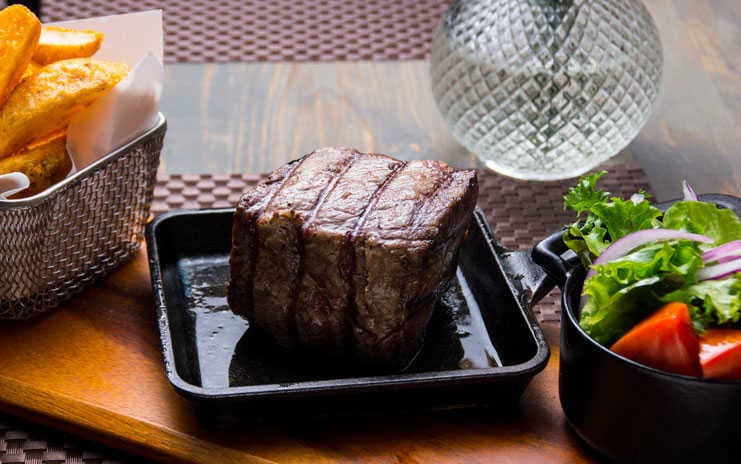 Corte de carne Sylvestre Asador