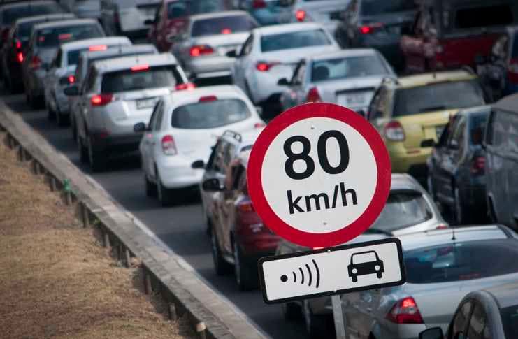 límites de velocidad