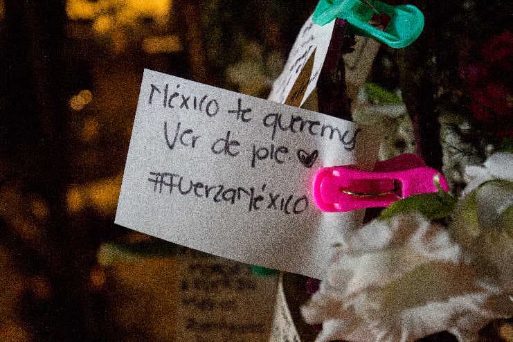 Abrazo necesario