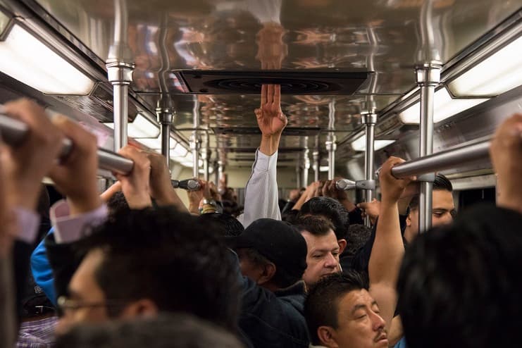 robo de una cartera en el Metro