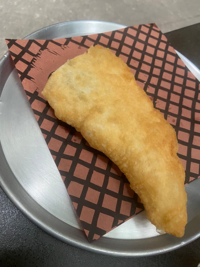 pizza rellena chicharrón