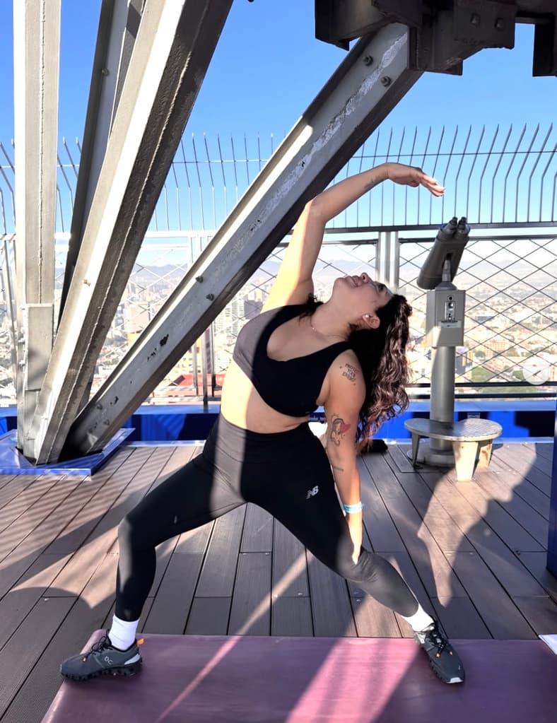 Amanecer con yoga en el Mirador Torre Latino: despide el año desde las alturas de CDMX | Foto: IG Mirador Torre Latino