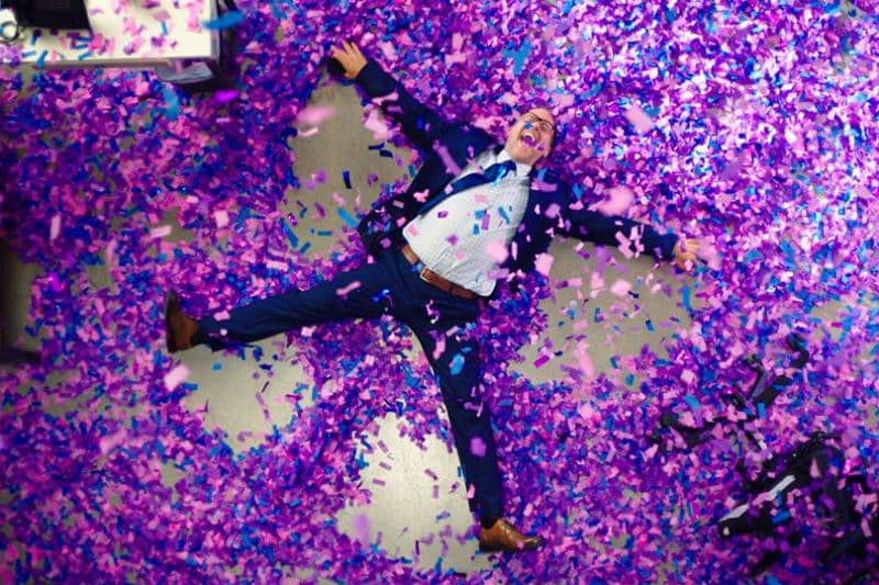 como jugar confetti en fACEBOOK