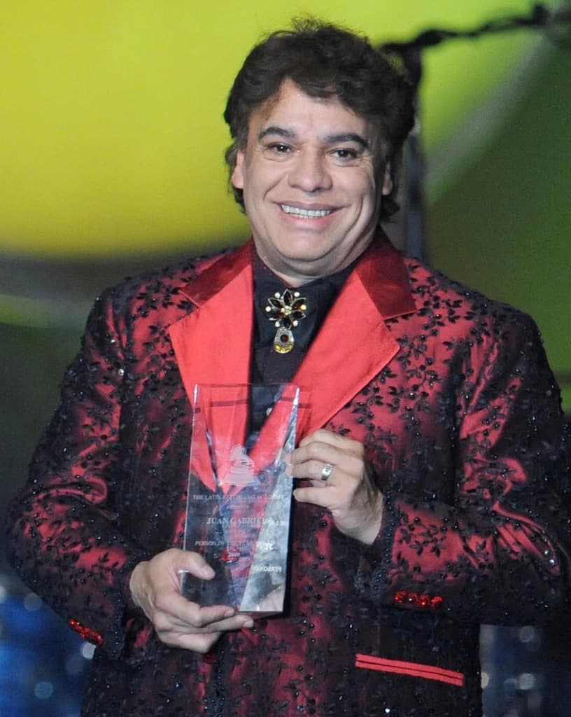 Homenaje a Juan Gabriel en El Cantoral: música a la luz de las velas | Foto: IG Juan Gabriel