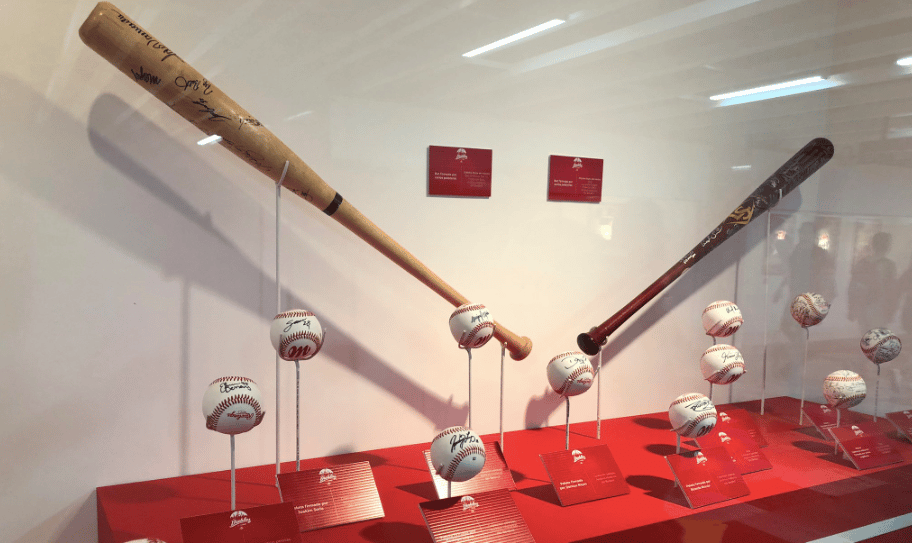 Diablos Rojos en el metro