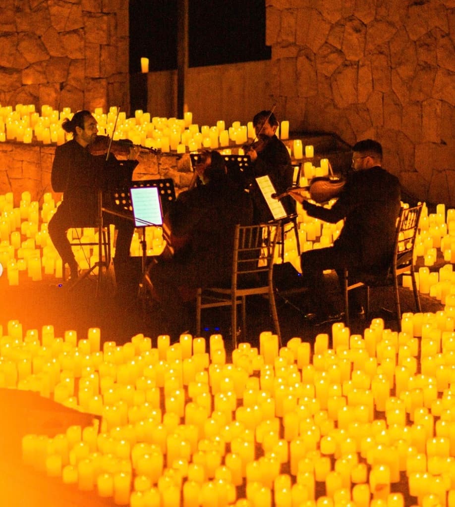 Homenaje a Juan Gabriel en El Cantoral: música a la luz de las velas | Foto: Candelight