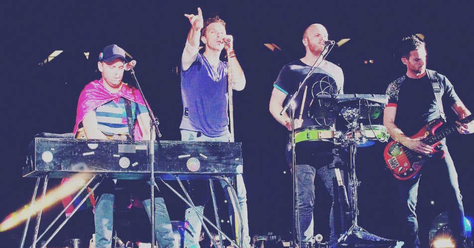 coldplay tocando de música ligera
