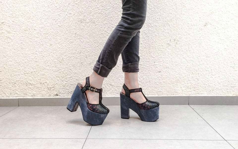 tacones contra el acoso