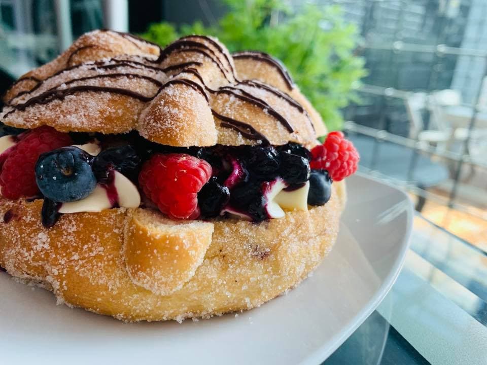 Pan de muerto relleno de gansito