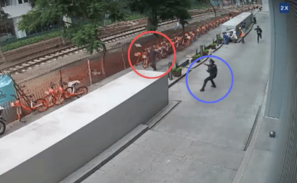 asalto afuera de plaza carso