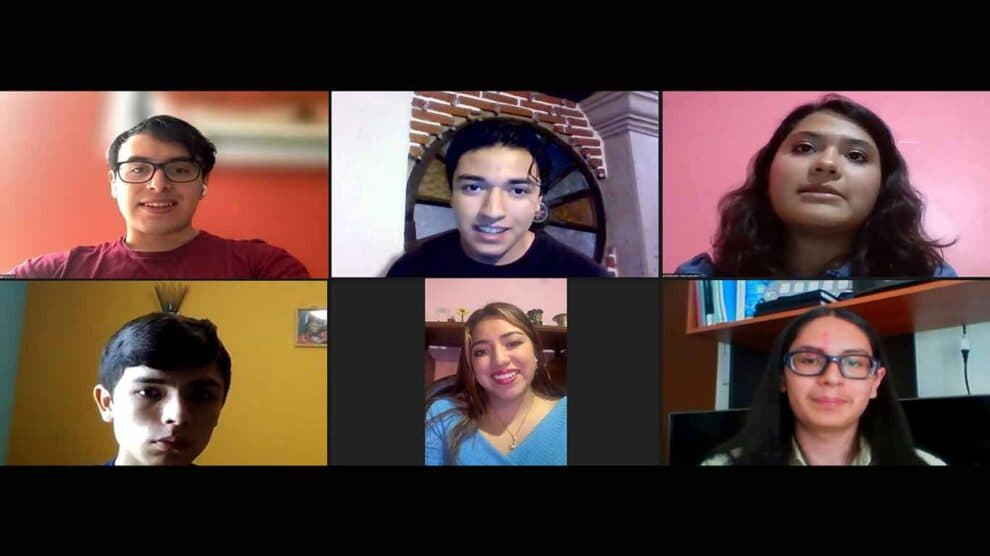 estudiantes con puntaje casi perfecto