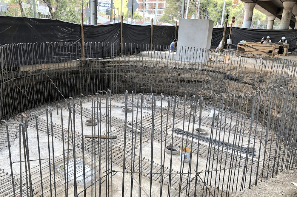 obras en el puente vehicular de Eje 3 Oriente